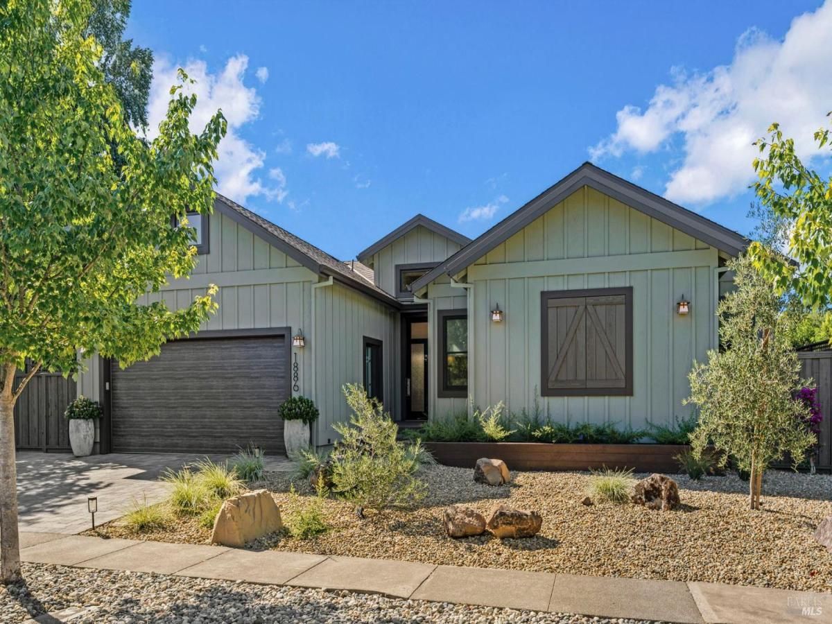 MLS #325065766 image #0