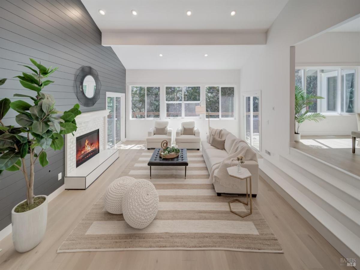 MLS #325067462 image #0