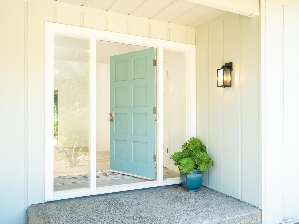 MLS #325068580 image #0