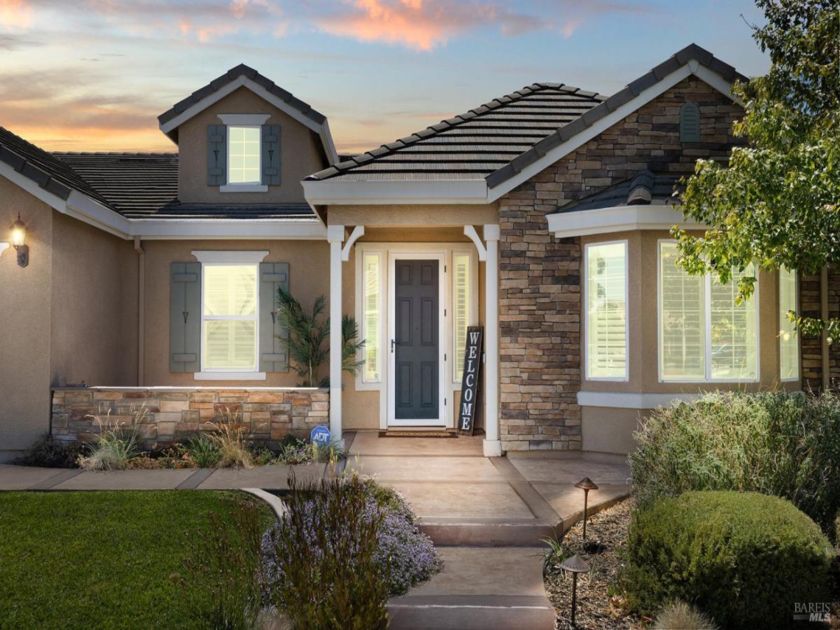 MLS #325069436 image #0