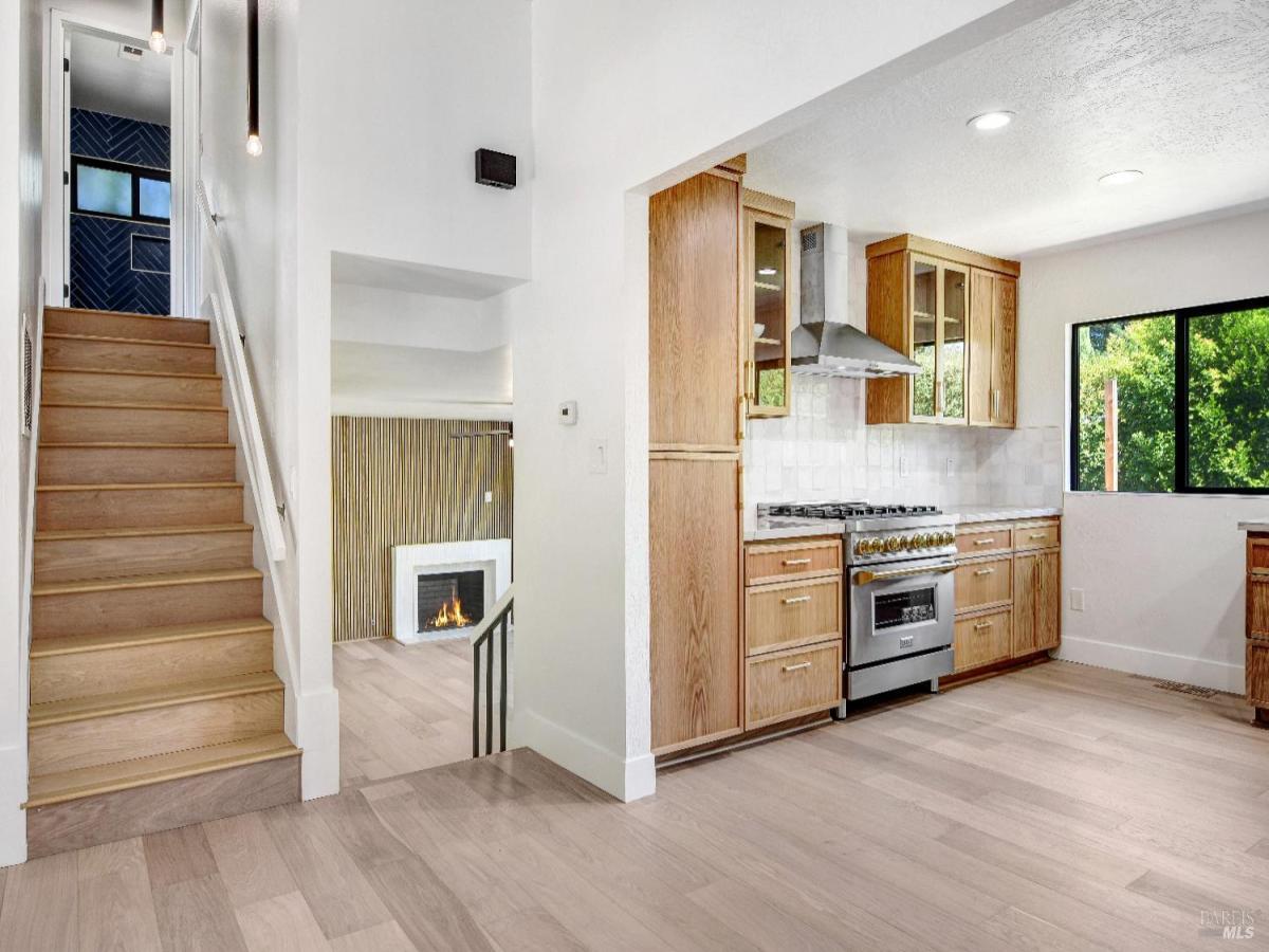 MLS #325072335 image #0