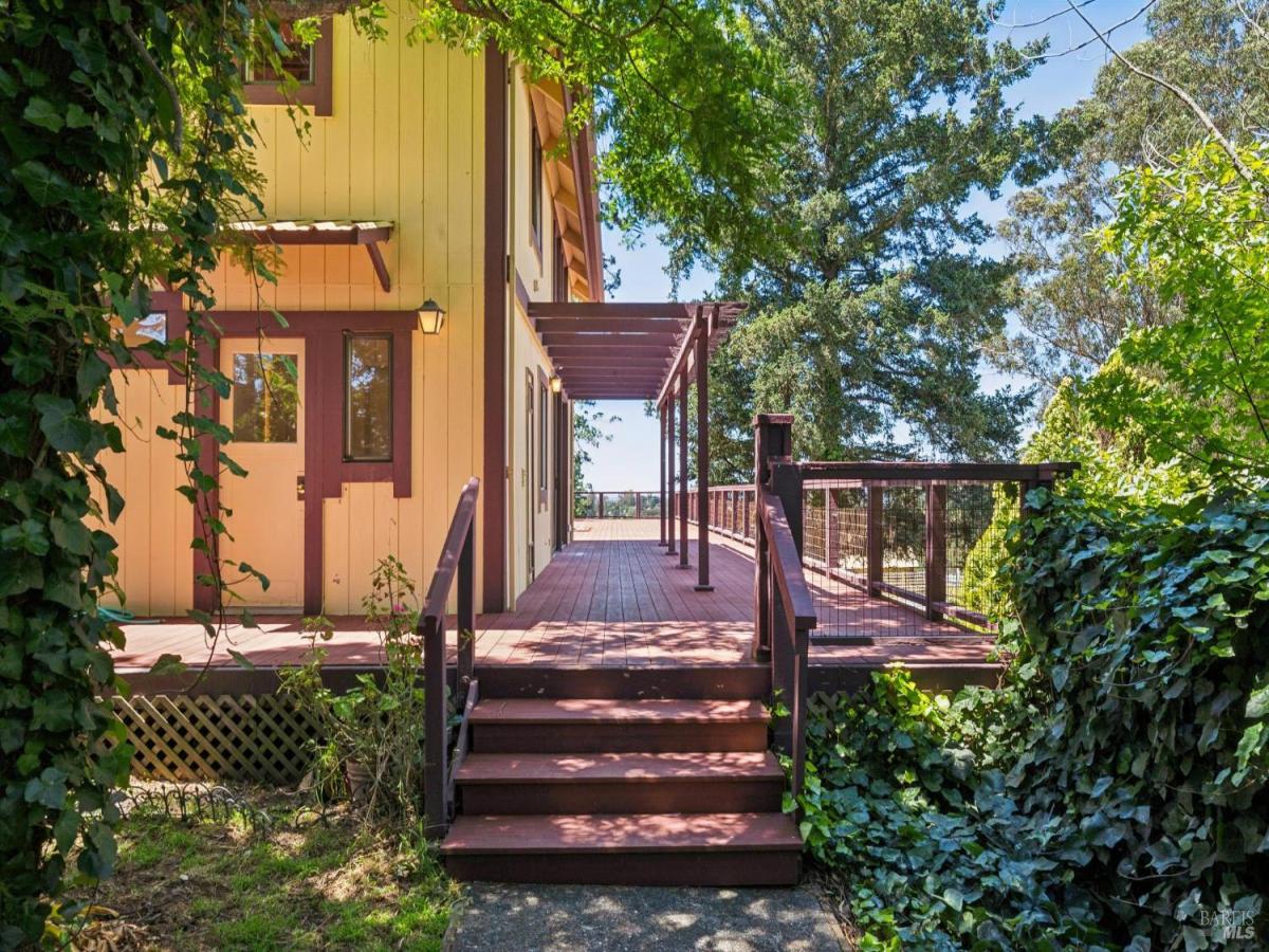 MLS #325074617 image #0