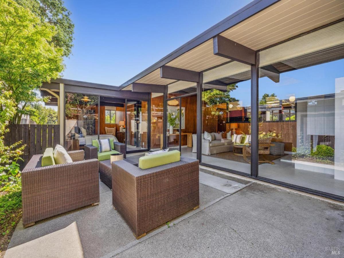 MLS #325075890 image #0