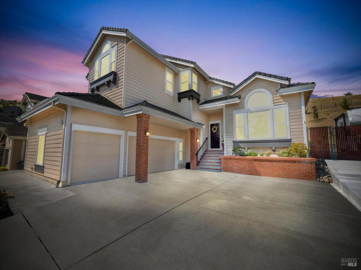 MLS #325077030 image #0