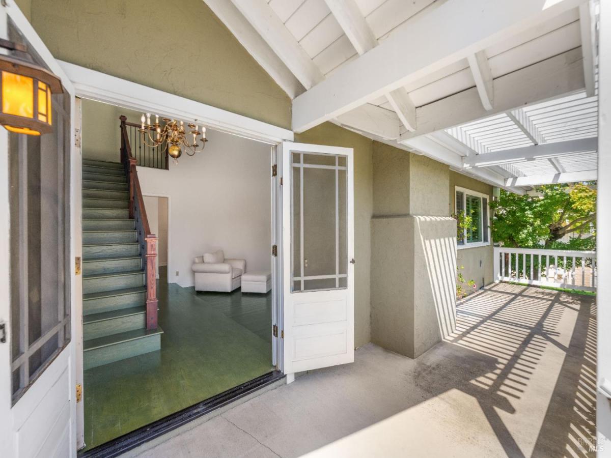 MLS #325078194 image #0