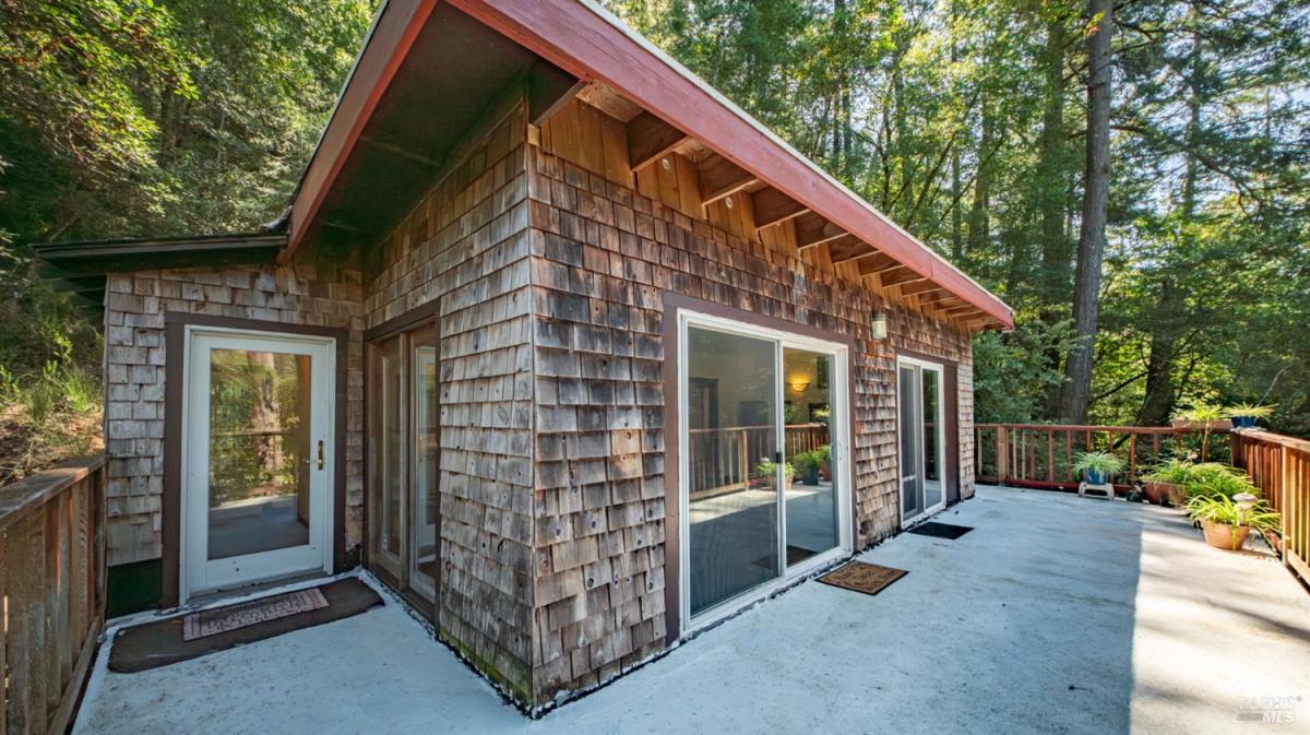 MLS #325078736 image #0