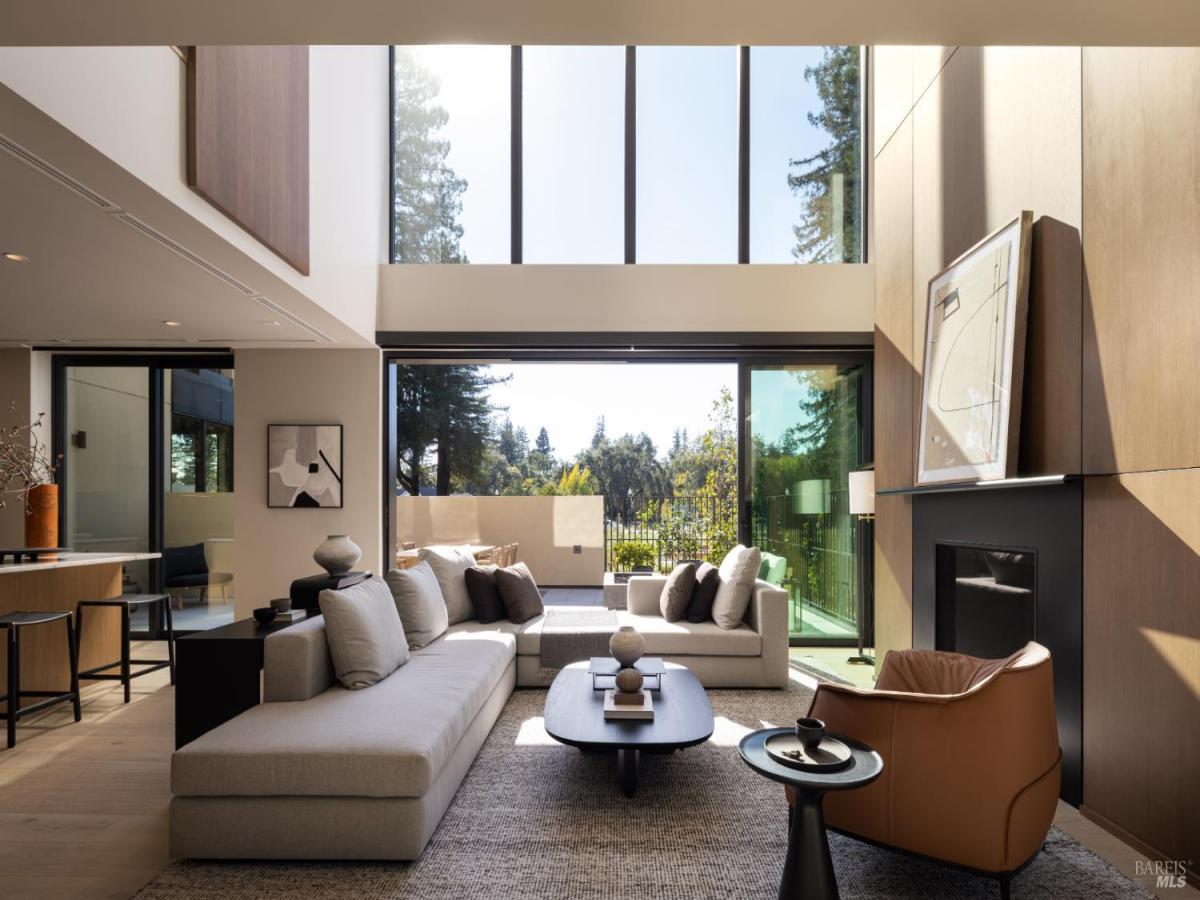 MLS #325081943 image #0