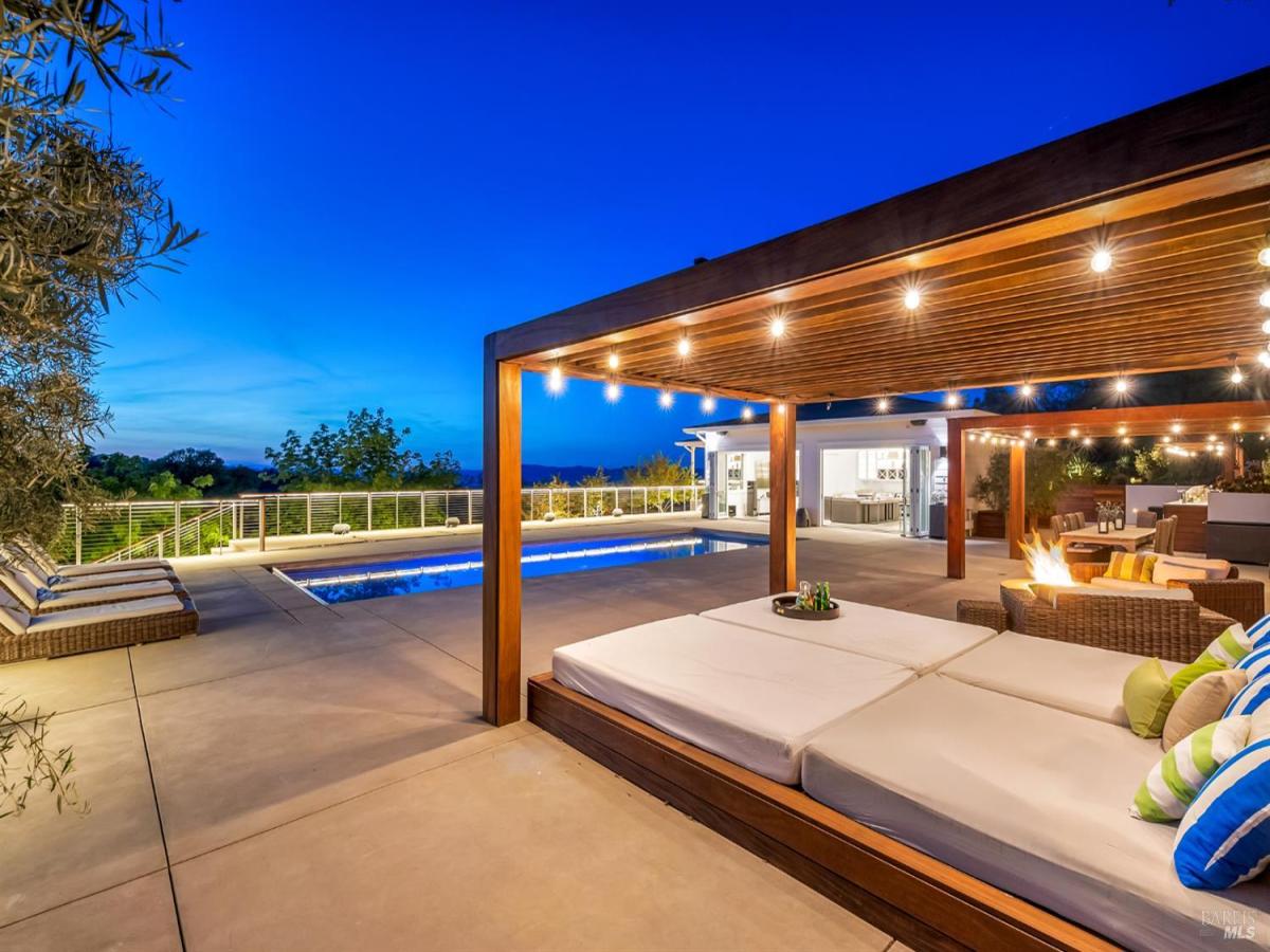 MLS #325083640 image #0