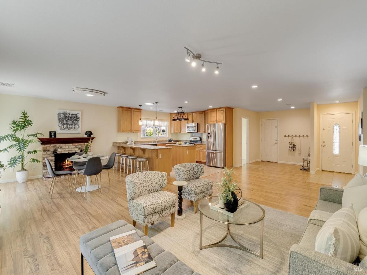 MLS #325084551 image #0