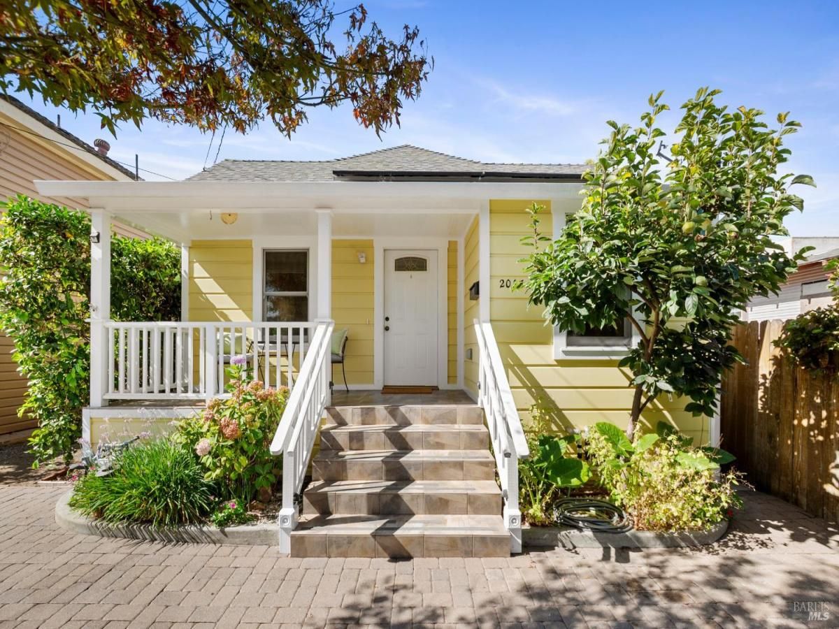 MLS #325084698 image #0