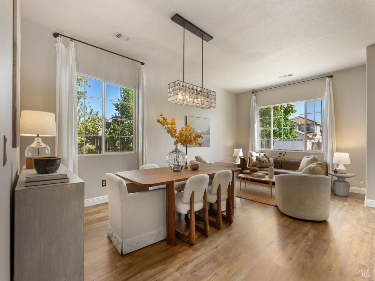 MLS #325085215 image #0