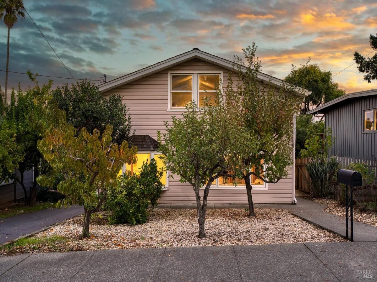 MLS #325085776 image #0