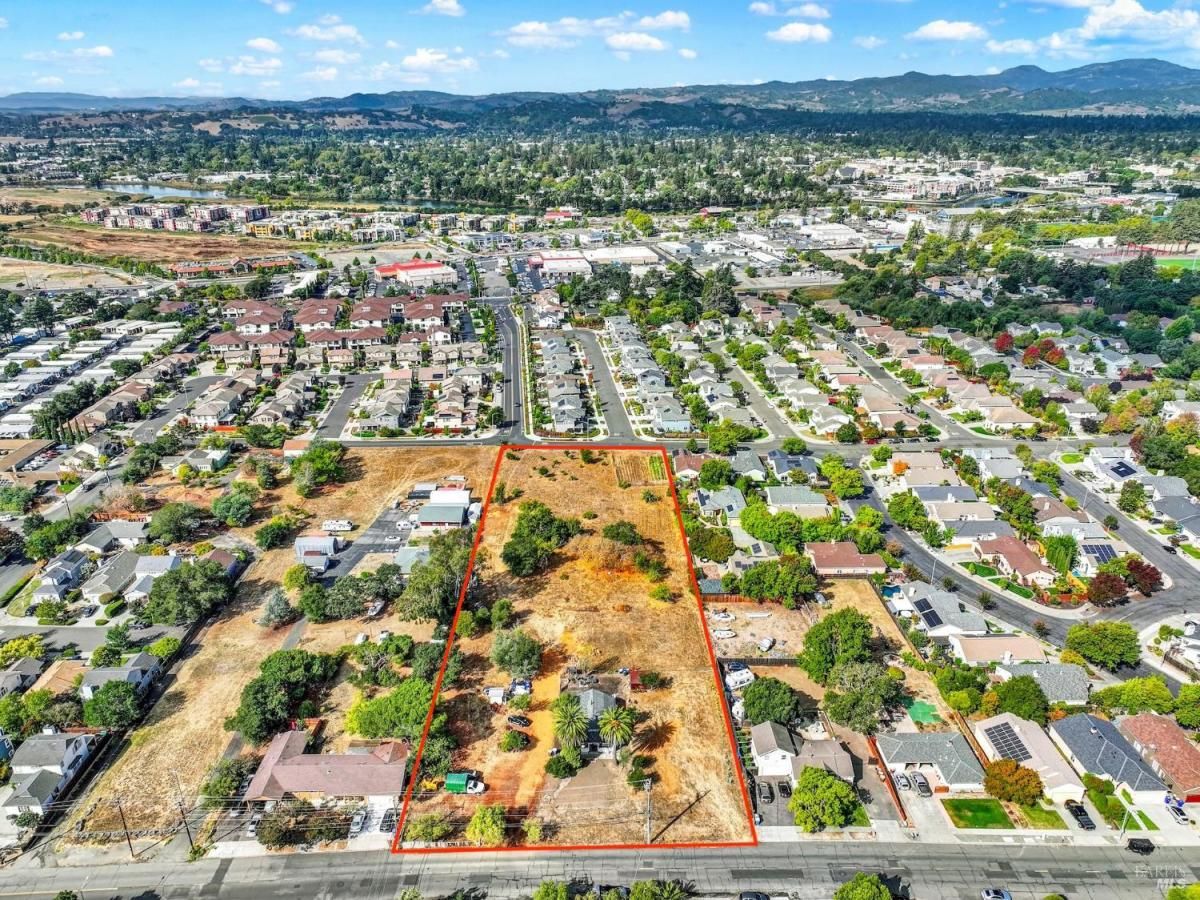 MLS #325087078 image #0