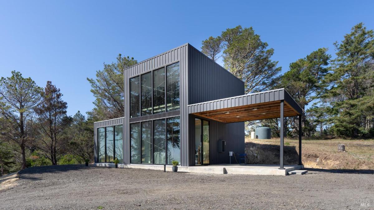 MLS #325087393 image #0