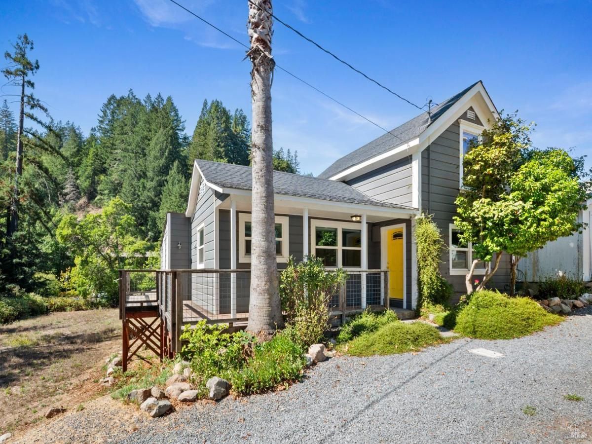 MLS #325088260 image #0