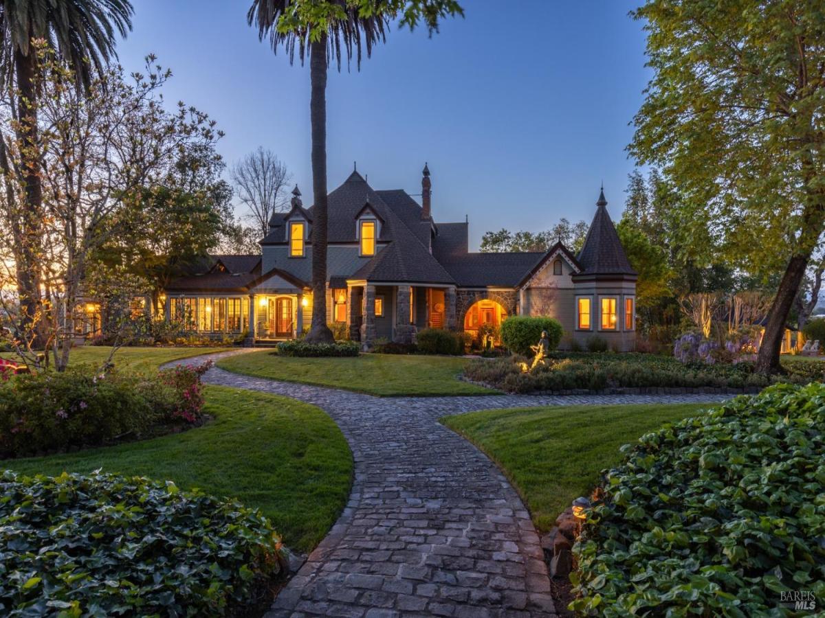 MLS #325088911 image #0