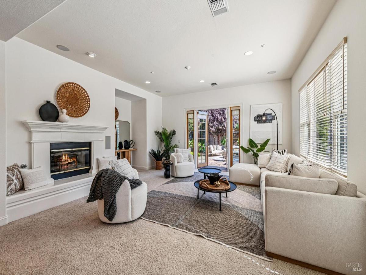 MLS #325089450 image #0