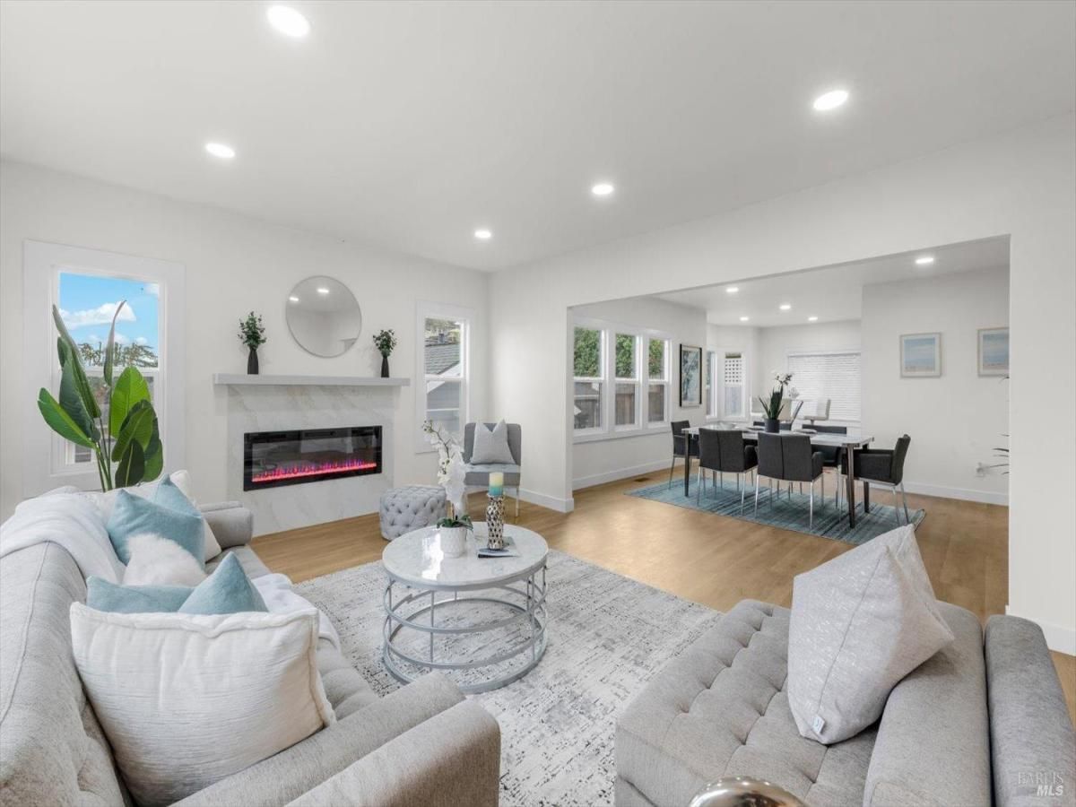 MLS #325089629 image #0