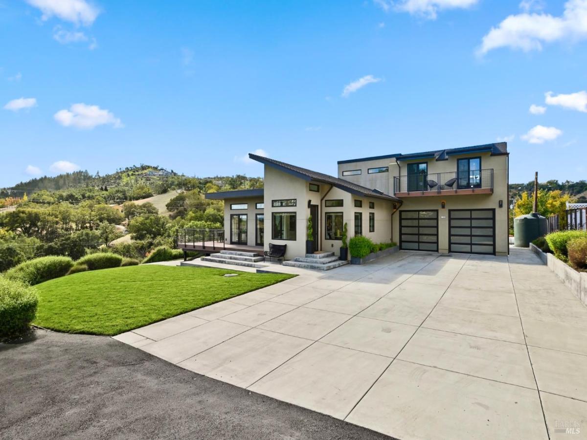 MLS #325090963 image #0