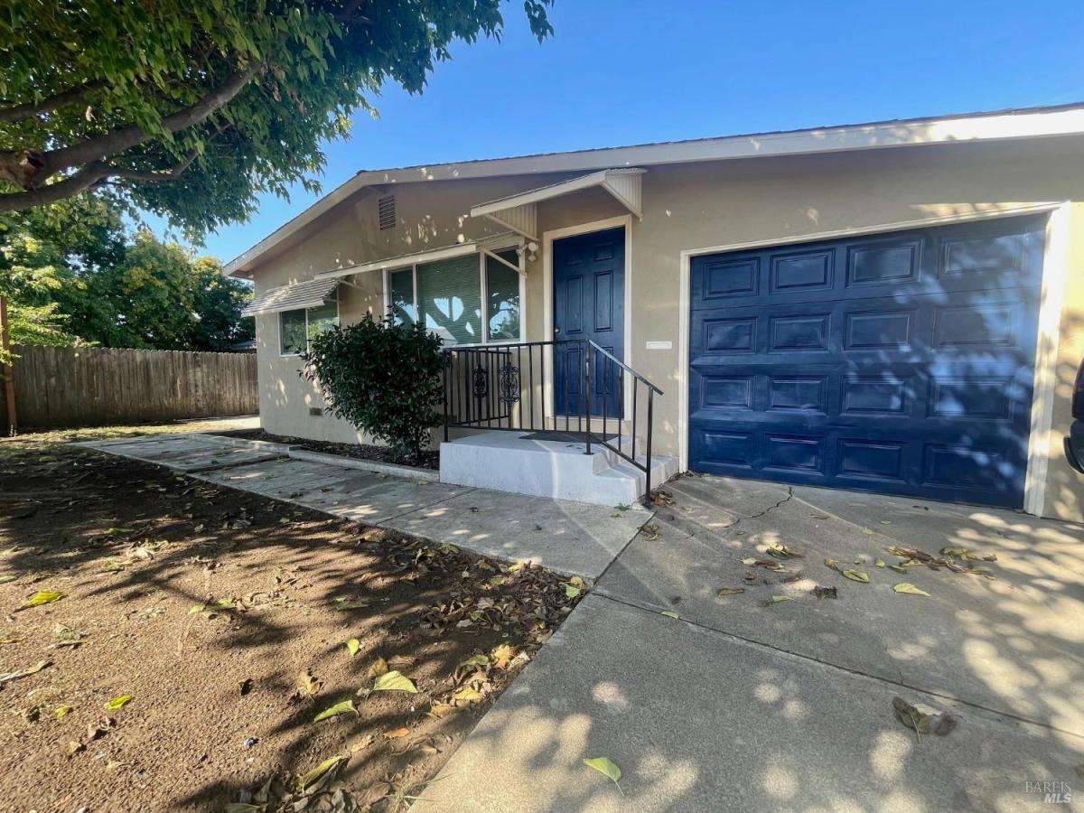 MLS #325091900 image #0