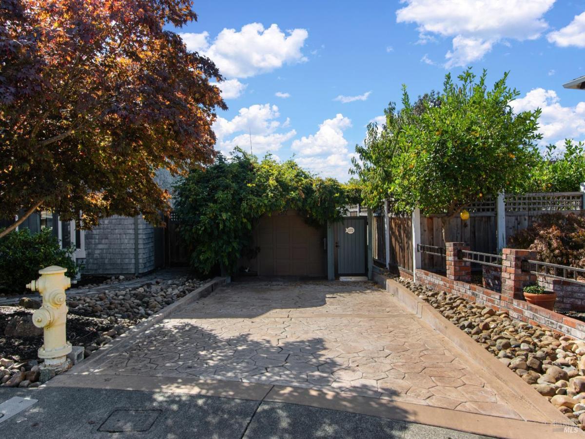 MLS #325092649 image #0