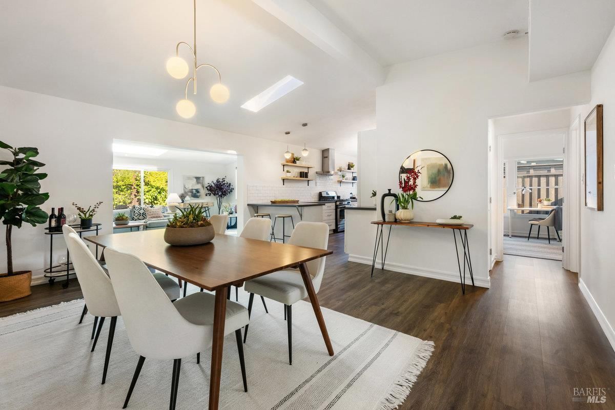 MLS #325093165 image #0