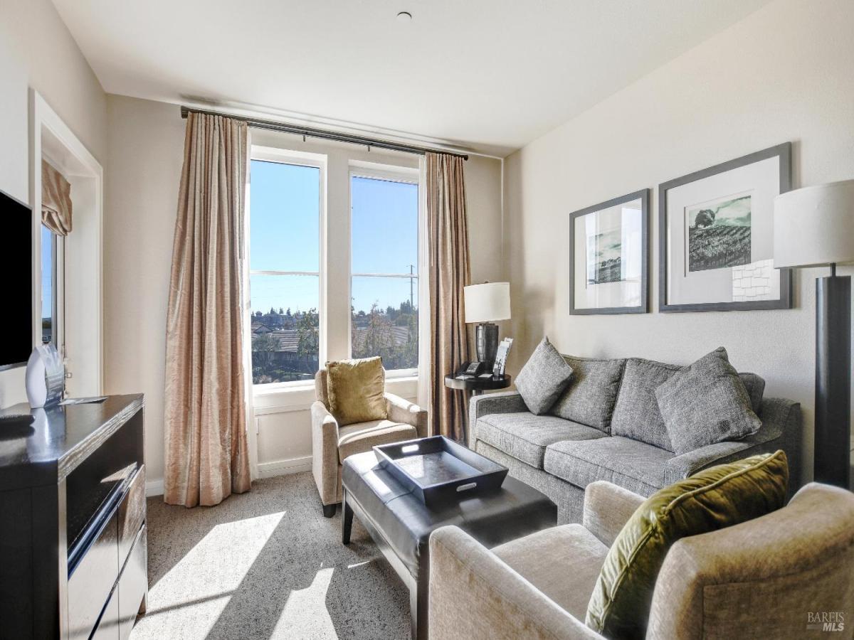 MLS #325093455 image #0