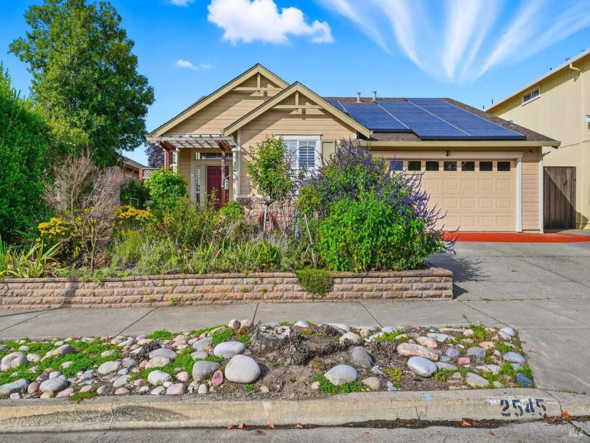 MLS #325093894 image #0