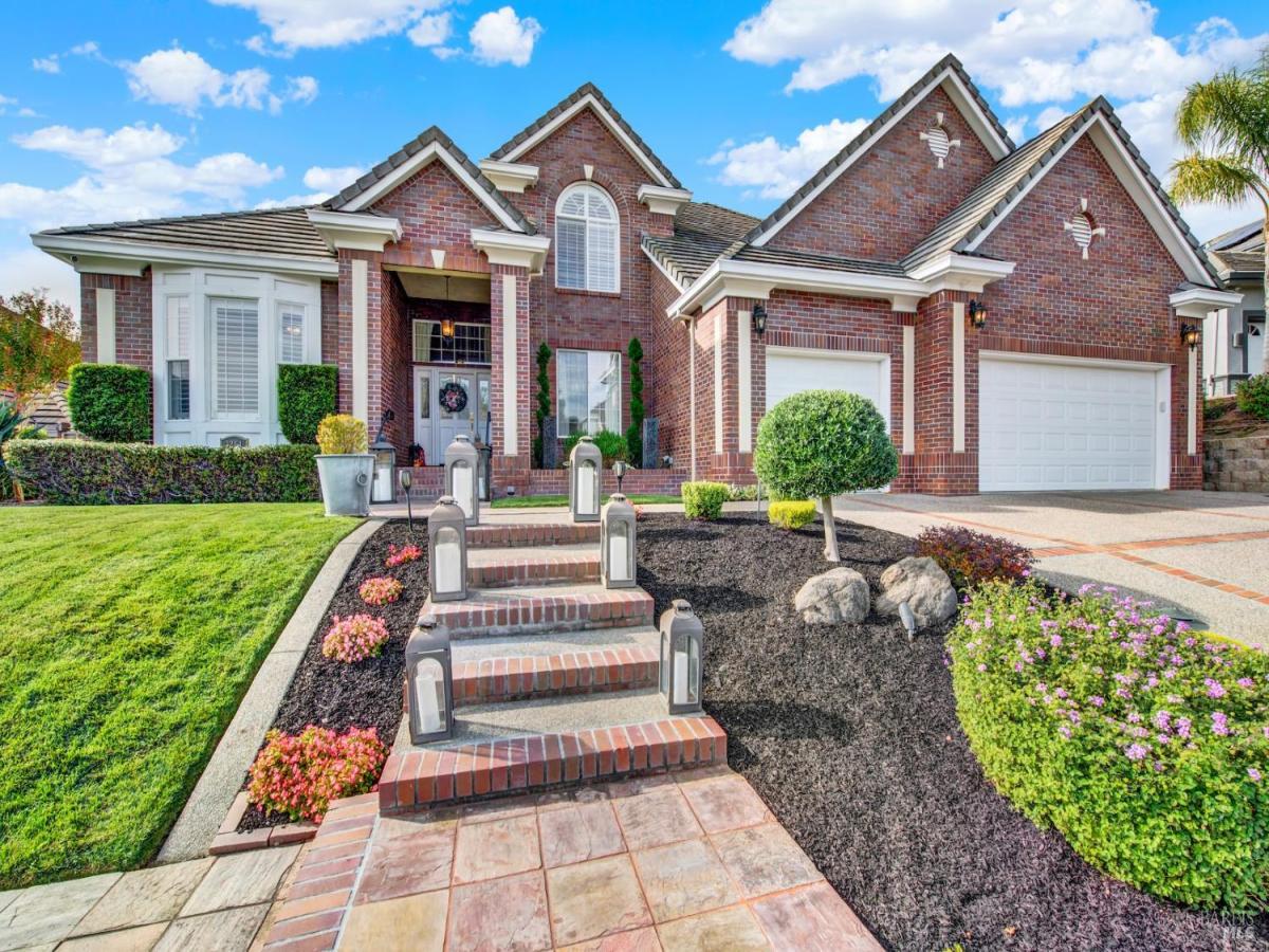 MLS #325094322 image #0