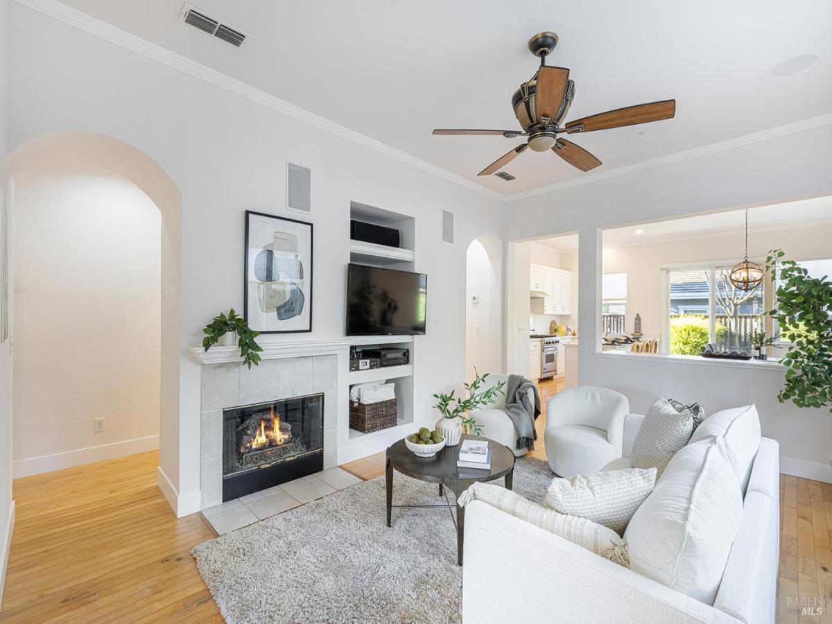 MLS #325094407 image #0