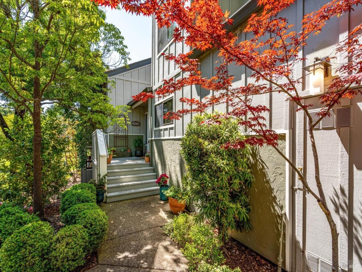 MLS #325094424 image #0