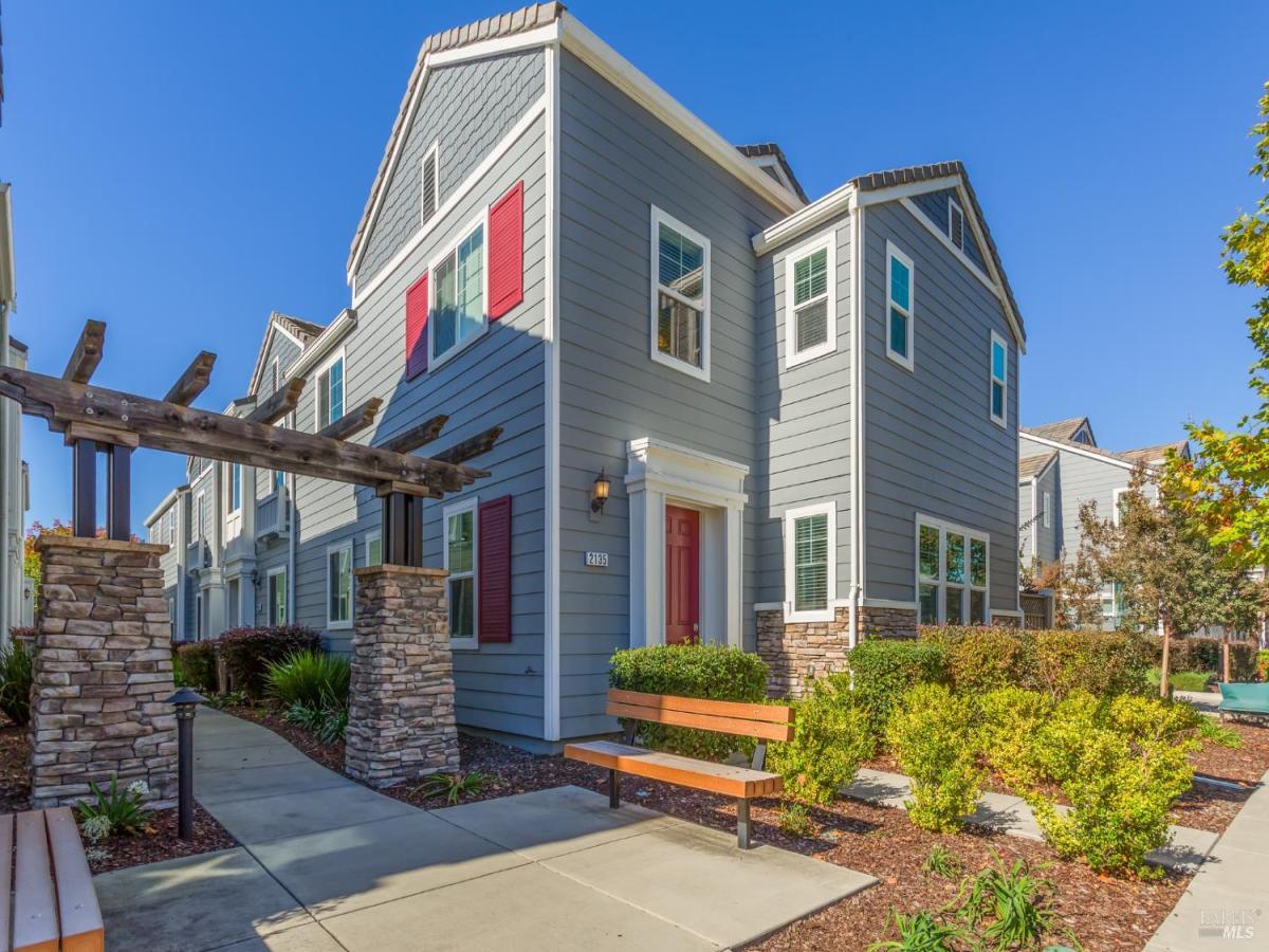 MLS #325094775 image #0