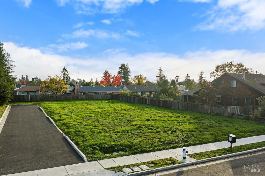 MLS #325100860 image #0