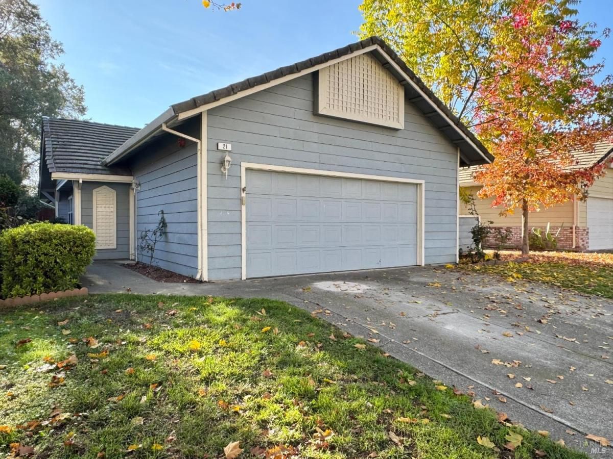 MLS #325101115 image #0