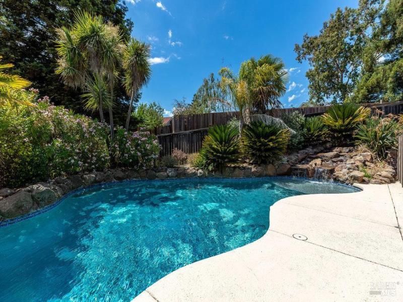 MLS #325102006 image #0