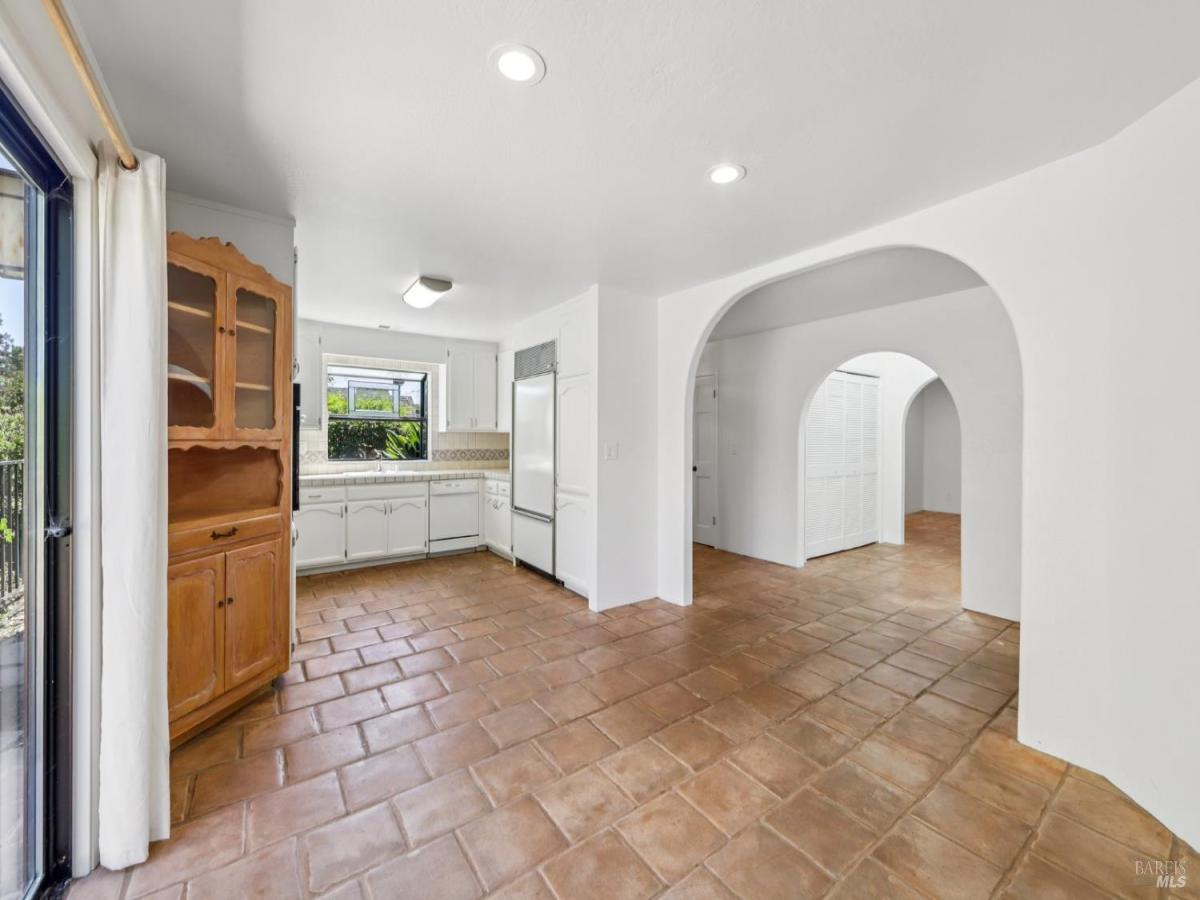MLS #326004485 image #0