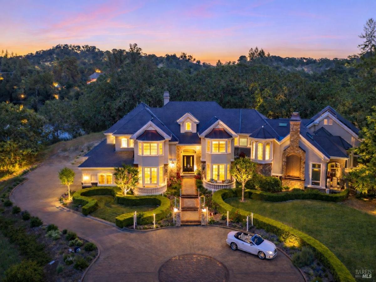 MLS #326005945 image #0