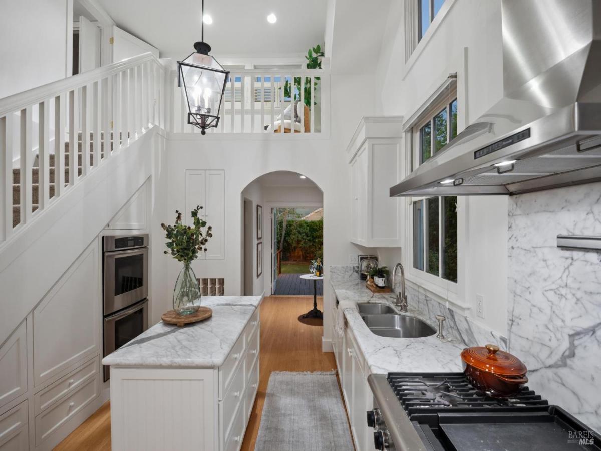 MLS #326008898 image #0