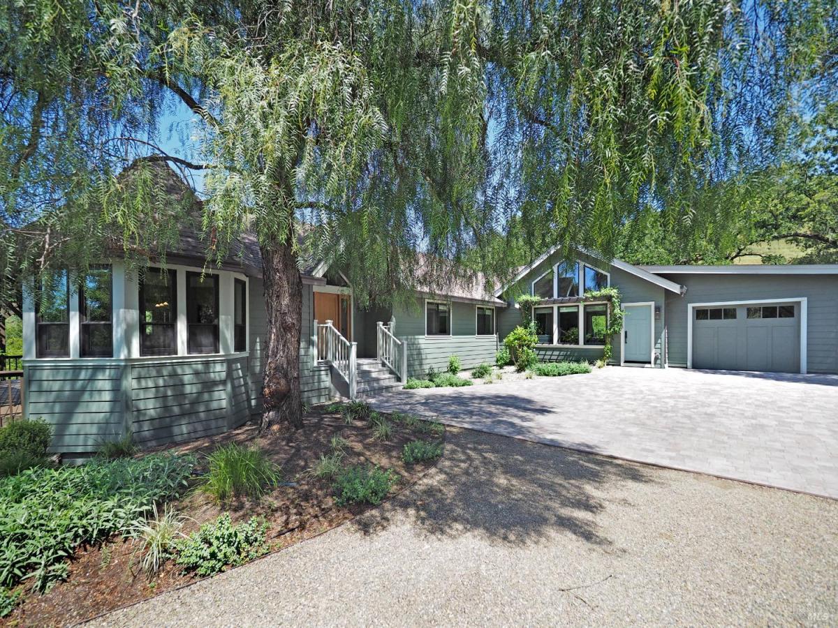 MLS #326011083 image #0