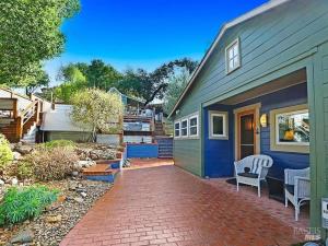 MLS #326015690 image #0