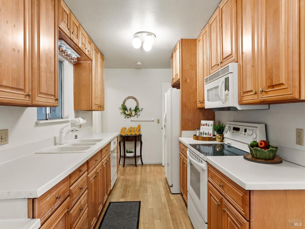 MLS #326016200 image #0