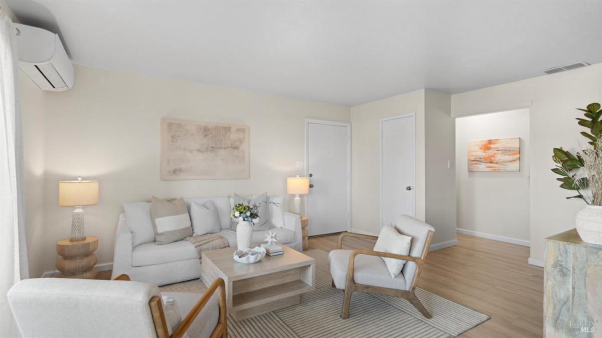 MLS #326018506 image #0