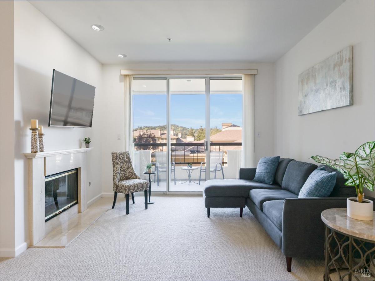 MLS #326018572 image #0