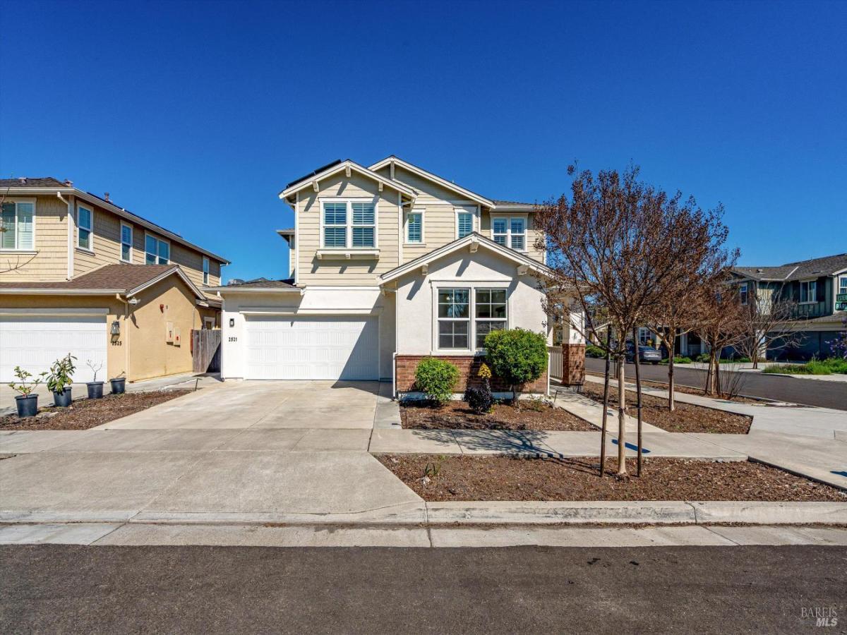 MLS #326018671 image #0