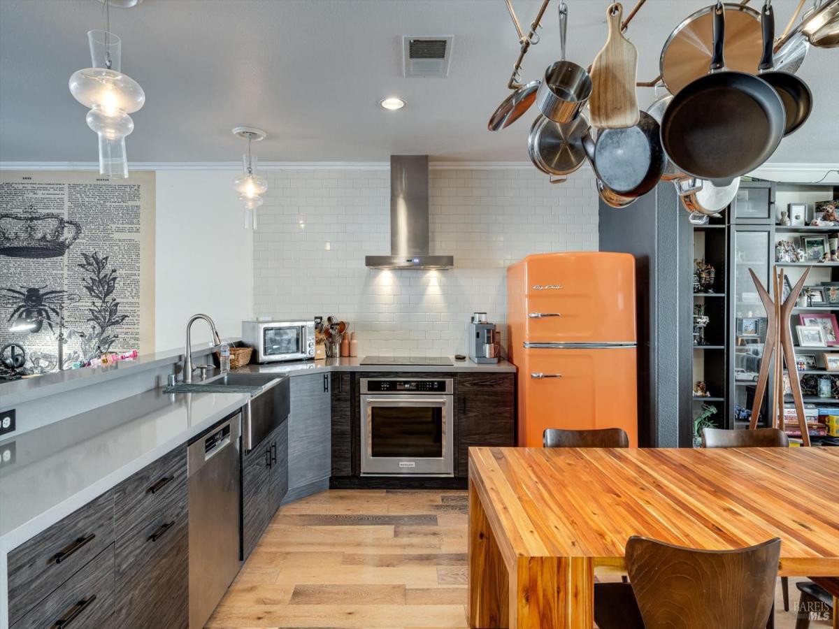MLS #326018904 image #0