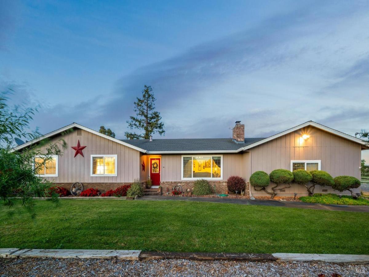 MLS #326019289 image #0