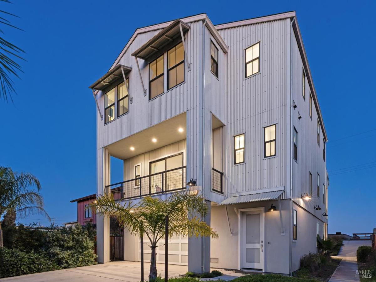 MLS #326019297 image #0