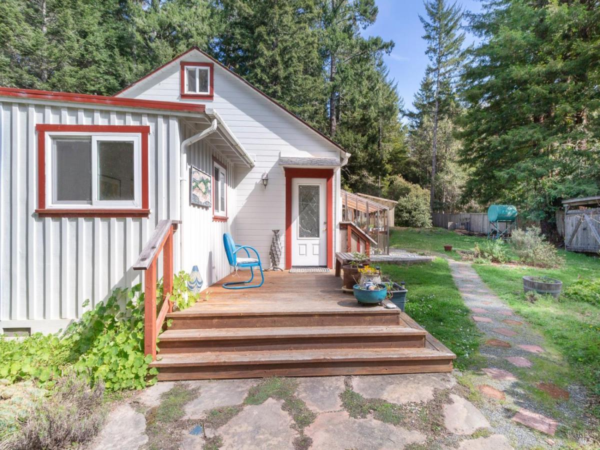 MLS #326020953 image #0