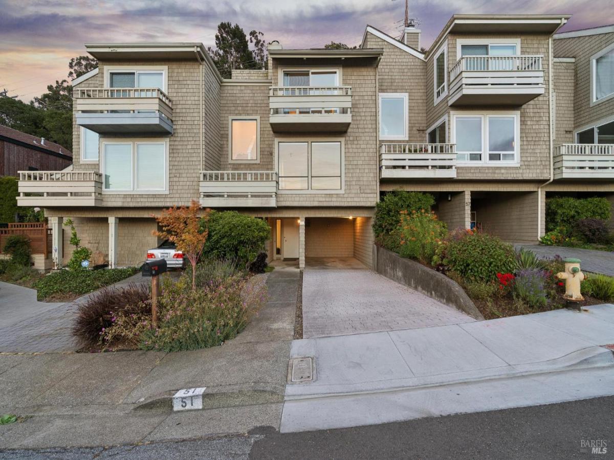 MLS #326021068 image #0