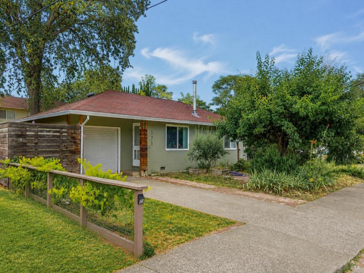 MLS #326021340 image #0